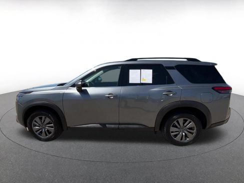 Used 2025 Nissan Pathfinder SV FWD image 7