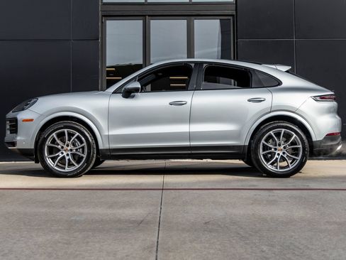 Certified 2026 Porsche Cayenne Coupe AWD/4WD image 2