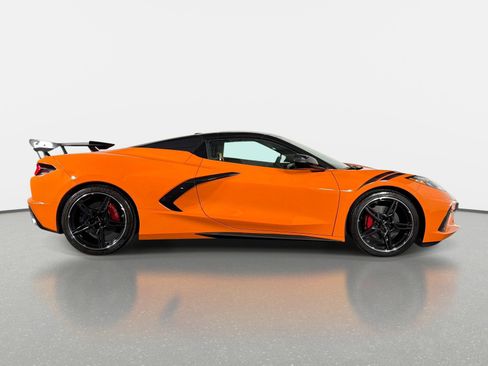 Used 2023 Chevrolet Corvette Stingray Premium Conv w/ Battery Protection Package RWD image 2