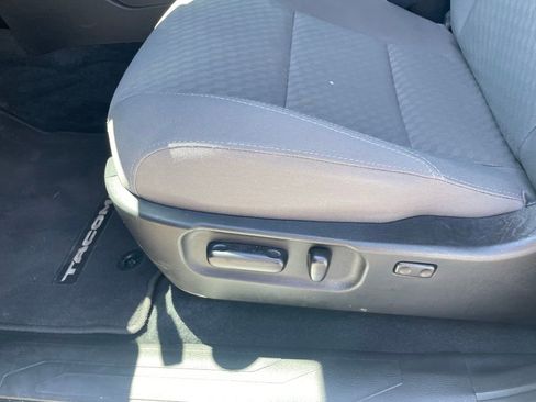 Used 2023 Toyota Tacoma SR5 RWD image 9