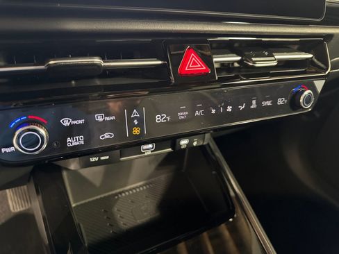 New 2026 Kia Niro Wind FWD image 20