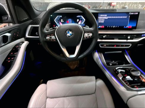 Used 2024 BMW X5 xDrive40i w/ Premium Package image 8