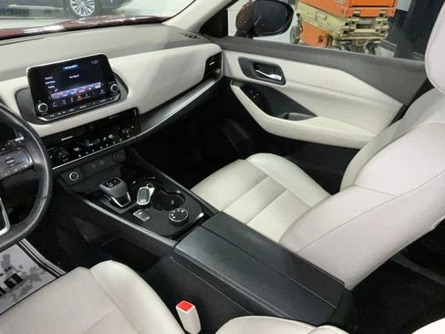 Used 2023 Nissan Rogue SV w/ SV Premium Package image 29