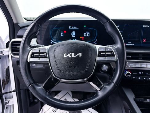 Certified 2025 Kia Telluride LX image 26
