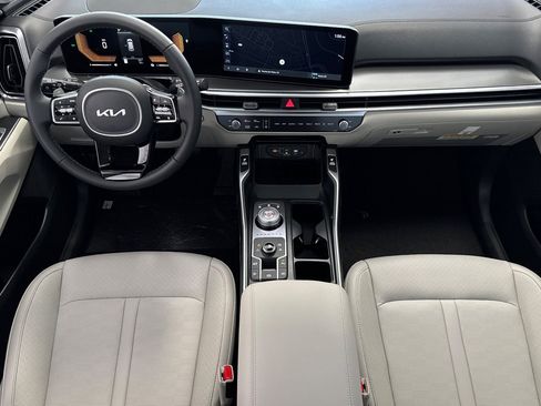 New 2025 Kia Sorento EX image 10
