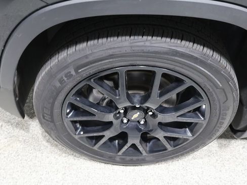 Used 2022 Chevrolet Trax LT w/ Premium Seat Package image 8