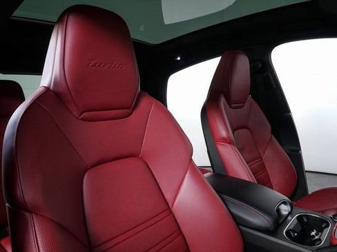 Certified 2022 Porsche Cayenne Turbo image 20