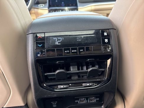 Used 2024 Jeep Grand Cherokee L Limited w/ Luxury Tech Group II image 25