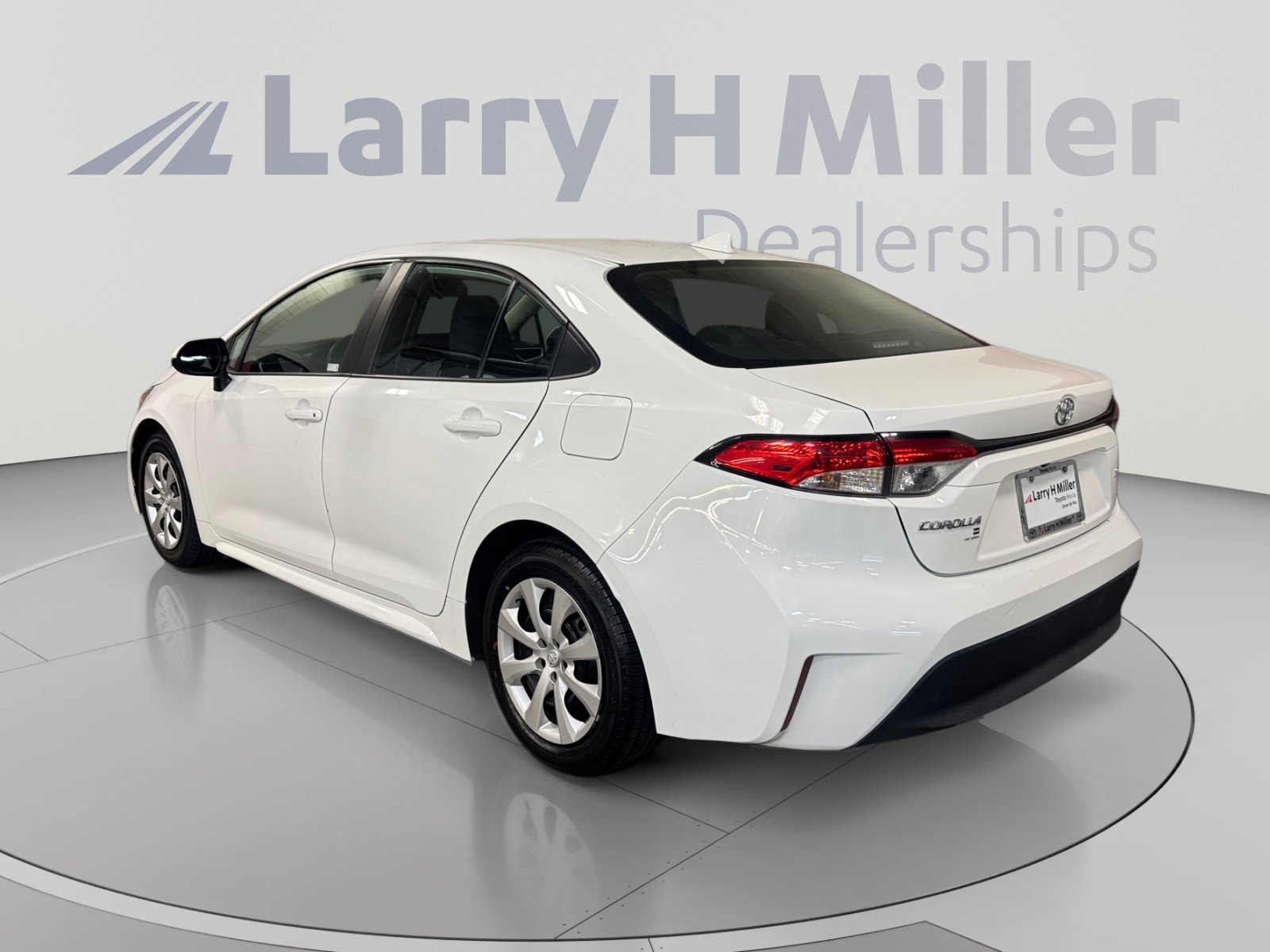 Certified 2024 Toyota Corolla LE FWD image 3
