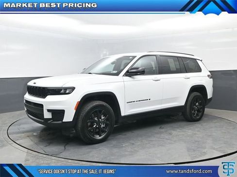 Used 2024 Jeep Grand Cherokee L Laredo AWD/4WD image 1