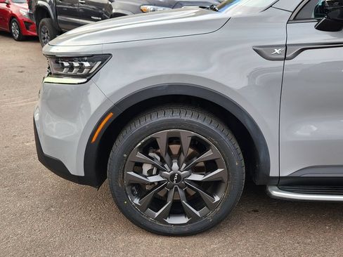 Certified 2023 Kia Sorento SX Prestige AWD/4WD image 9