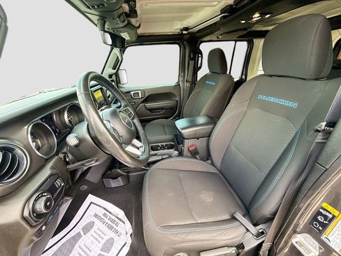 Used 2023 Jeep Wrangler Unlimited Rubicon 4xe w/ Cold Weather Group AWD/4WD image 23