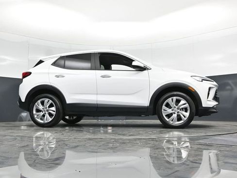 Used 2025 Buick Encore GX Preferred AWD/4WD image 58