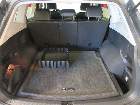 Used 2021 Volkswagen Tiguan SE AWD/4WD image 20