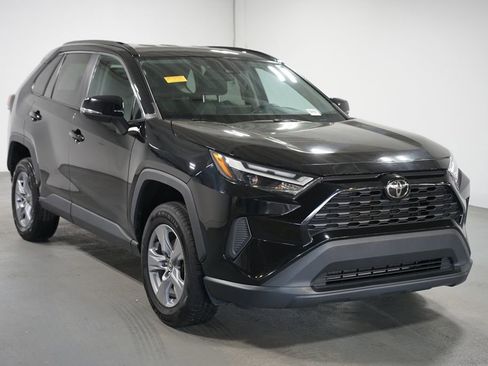 Certified 2022 Toyota RAV4 XLE image 3