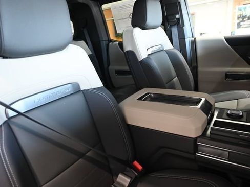 New 2026 GMC Hummer EV SUV w/ LPO, Dark Essentials Package AWD/4WD image 9