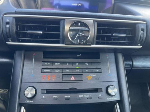 Used 2019 Lexus IS 300 F Sport w/ F Sport Package RWD image 32
