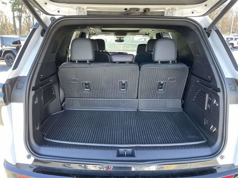 Used 2024 Chevrolet Traverse RS image 13