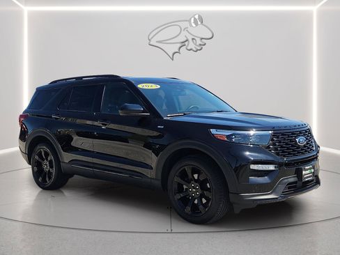 Used 2023 Ford Explorer XLT AWD/4WD image 6