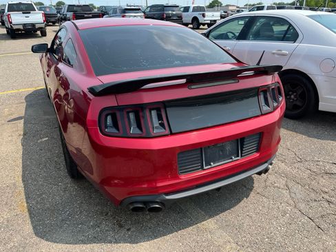 Used 2013 Ford Mustang Coupe RWD image 9