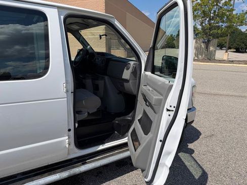 Used 2013 Ford E-250 and Econoline 250 w/ PWR Group RWD image 17