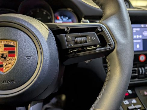 Certified 2026 Porsche Macan image 24