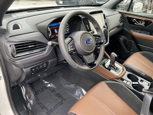 Used 2025 Subaru Forester Touring image 10