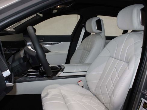 New 2026 BMW i7 eDrive50 image 14