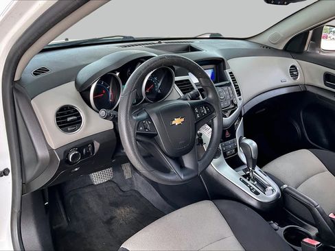 Used 2013 Chevrolet Cruze LS FWD image 17