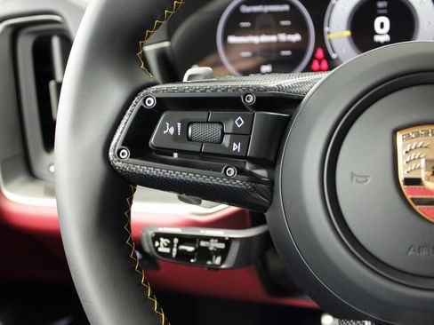 New 2025 Porsche Cayenne Turbo GT image 31