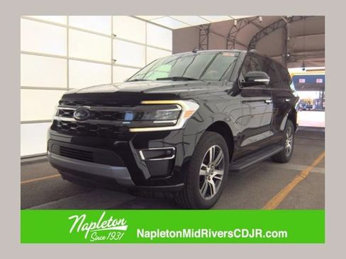 Used 2024 Ford Expedition Limited AWD/4WD image 1