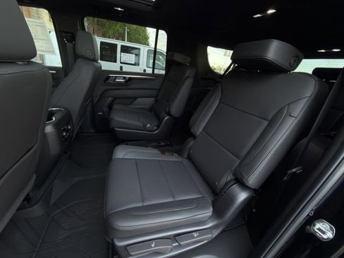 New 2026 Chevrolet Suburban Z71 AWD/4WD image 23