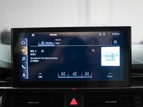 Used 2023 Audi A4 2.0T Premium w/ Convenience Package image 19