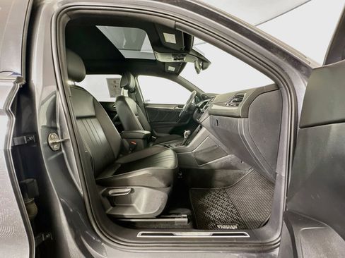 Used 2022 Volkswagen Tiguan SE R-Line FWD image 31