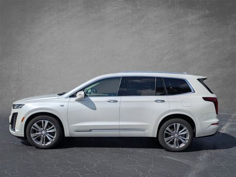 Certified 2023 Cadillac XT6 Premium Luxury image 3