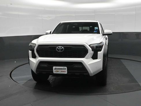 Used 2024 Toyota Tacoma TRD Off-Road w/ TRD Off Road Upgrade Package AWD/4WD image 5