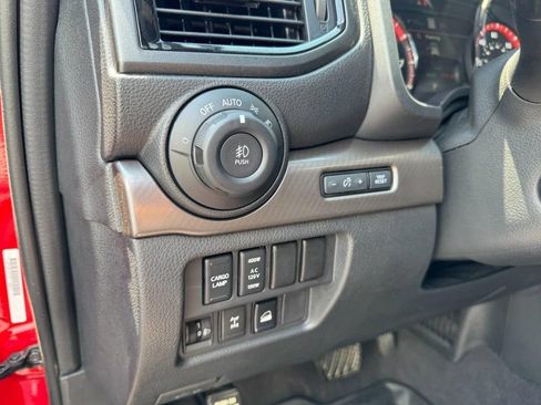 Used 2023 Nissan Titan PRO-4X w/ Pro-4x Convenience Package AWD/4WD image 17