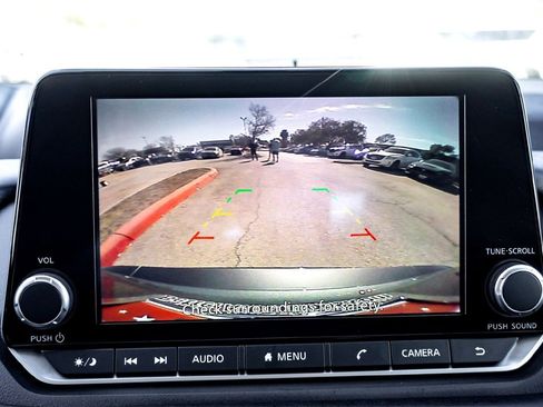 Used 2024 Nissan Rogue SV image 24