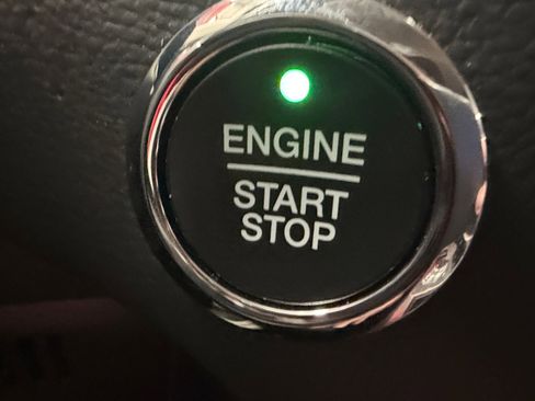 Used 2024 Ford Edge SEL w/ Convenience Package image 34