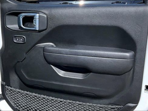 Used 2023 Jeep Wrangler Unlimited Sport AWD/4WD image 21