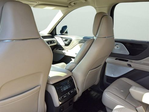 Used 2020 Lincoln Aviator Reserve w/ Equipment Group 202A image 26