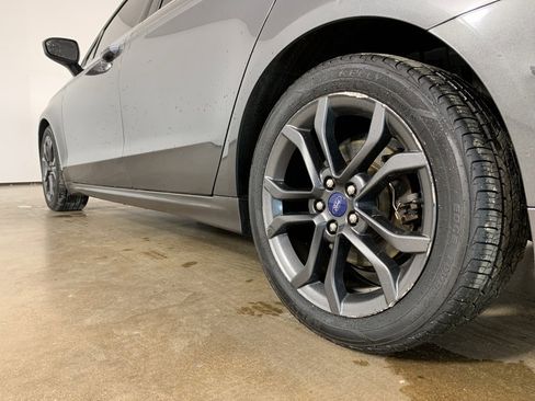 Used 2018 Ford Fusion SE w/ Equipment Group 201A image 15