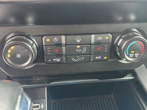 Used 2019 Ford F150 XLT w/ Equipment Group 302A Luxury AWD/4WD image 23