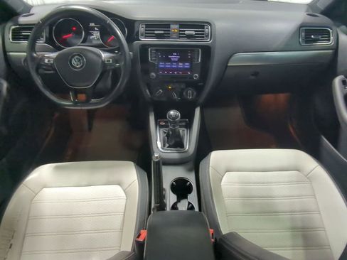 Used 2016 Volkswagen Jetta Sport FWD image 18