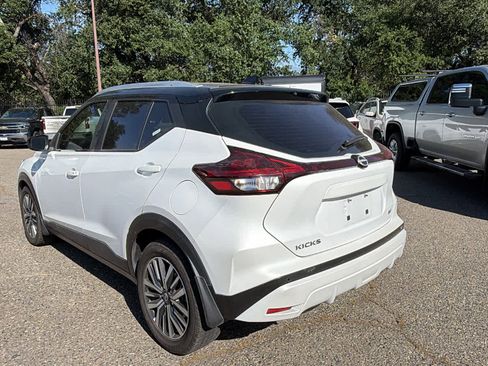 Used 2023 Nissan Kicks SV FWD image 7