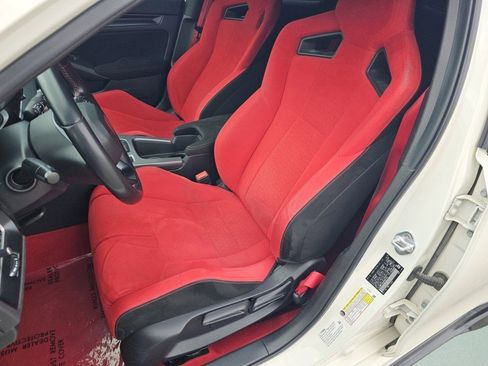 Used 2023 Honda Civic Type R image 6