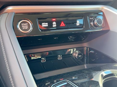 New 2025 Audi Q5 Premium image 19