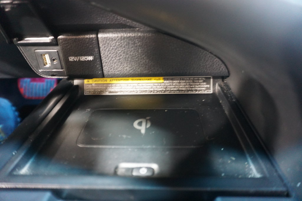 Used 2019 Toyota Camry XSE w/ Navigation Package FWD image 14