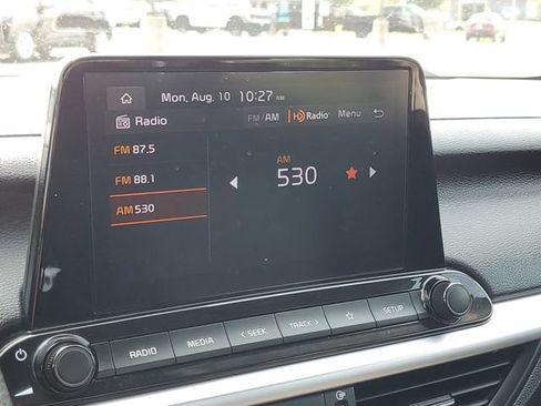Used 2024 Kia Forte LXS w/ LXS Technology Package FWD image 17