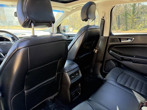 Used 2017 Ford Edge SEL w/ Equipment Group 201A image 8